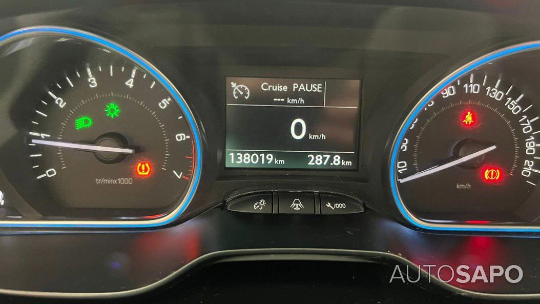 Peugeot 2008 1.2 PureTech Allure de 2016