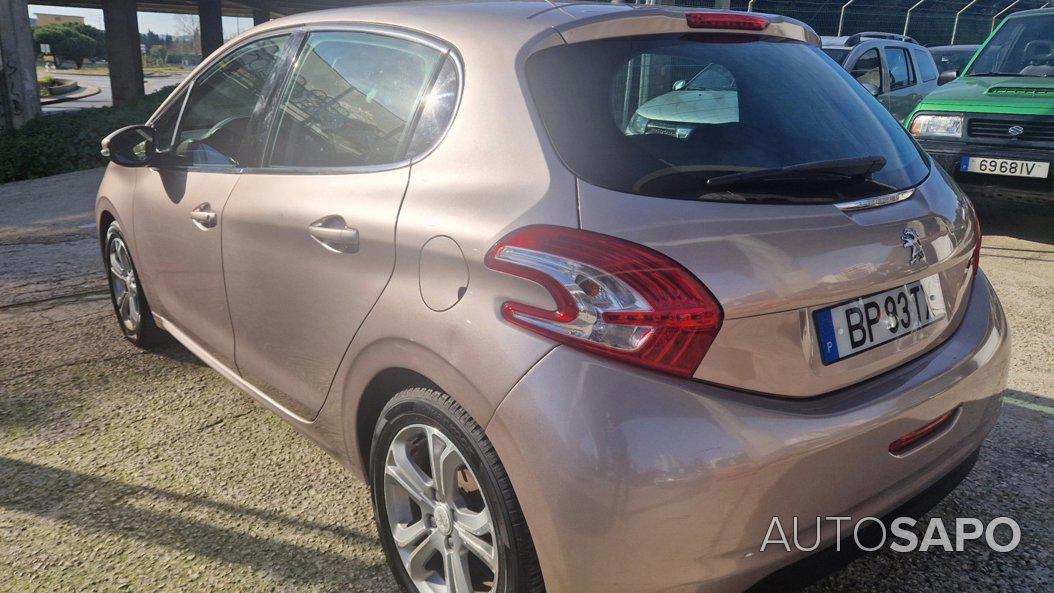Peugeot 208 de 2012