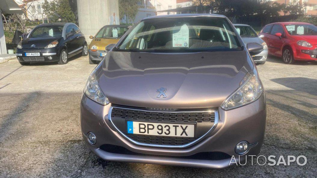 Peugeot 208 de 2012