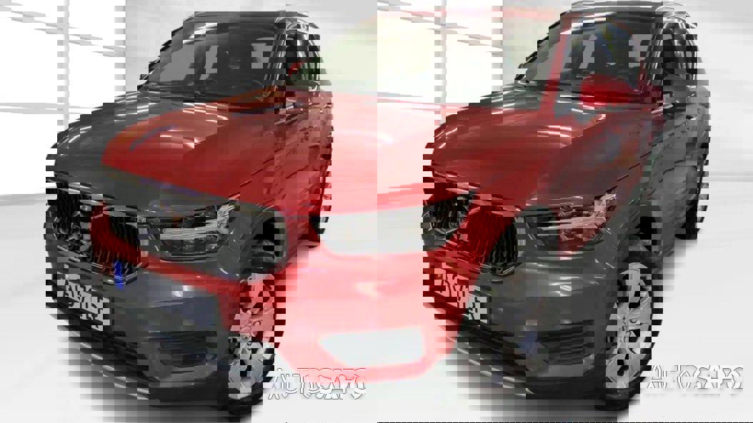 Volvo XC40 1.5 T2 Momentum Plus de 2022