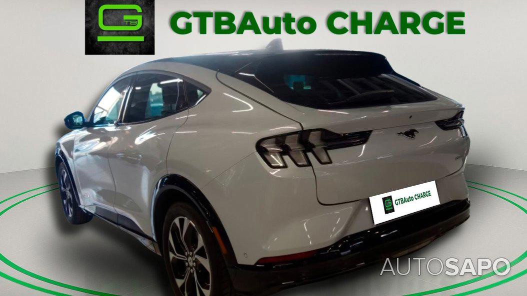 Ford Mustang Mach-E de 2023