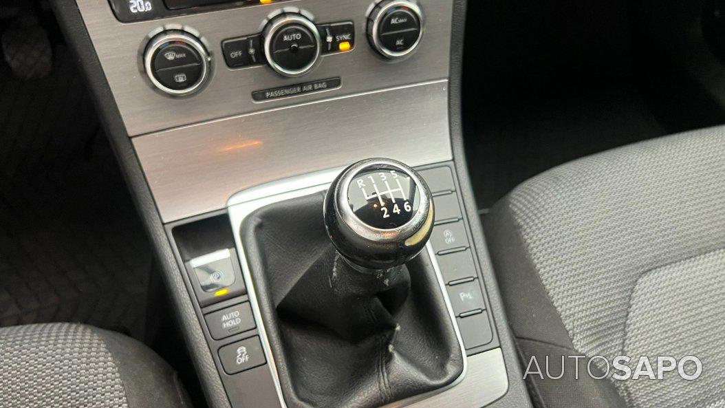 Volkswagen Passat 1.6 TDi Confortline de 2012