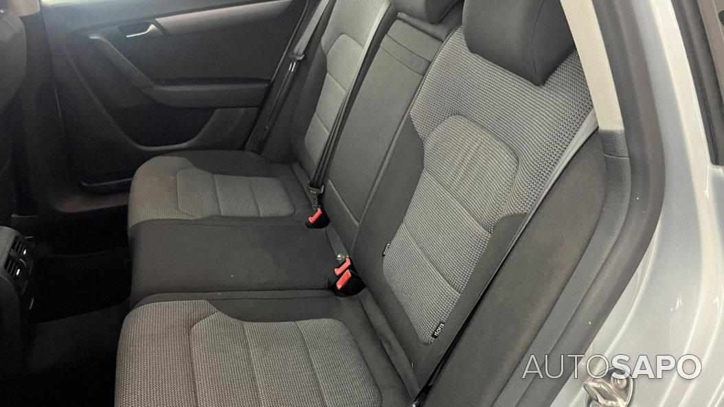 Volkswagen Passat 1.6 TDi Confortline de 2012