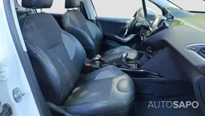 Peugeot 2008 1.2 PureTech Allure de 2016