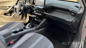Peugeot 2008 1.2 PureTech Allure EAT8 de 2020
