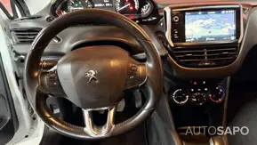 Peugeot 208 1.2 PureTech Life Signature de 2018