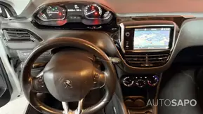 Peugeot 208 1.2 PureTech Life Signature de 2018