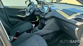 Peugeot 208 1.2 PureTech Life Signature de 2019