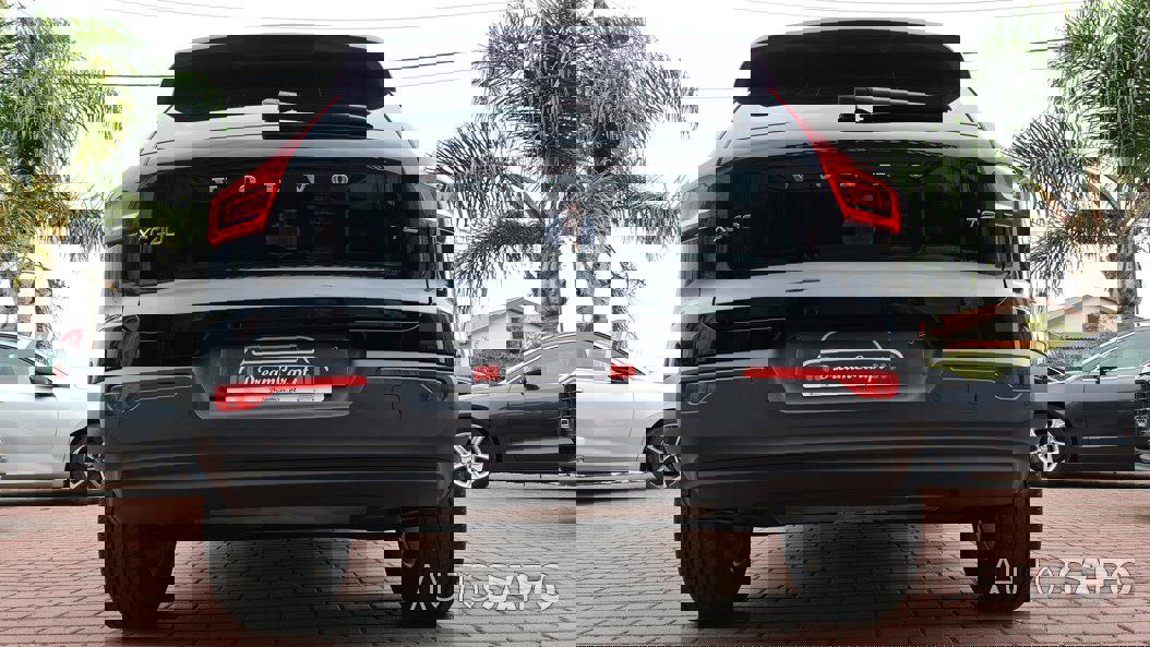 Volvo XC40 1.5 T2 Momentum Plus de 2021