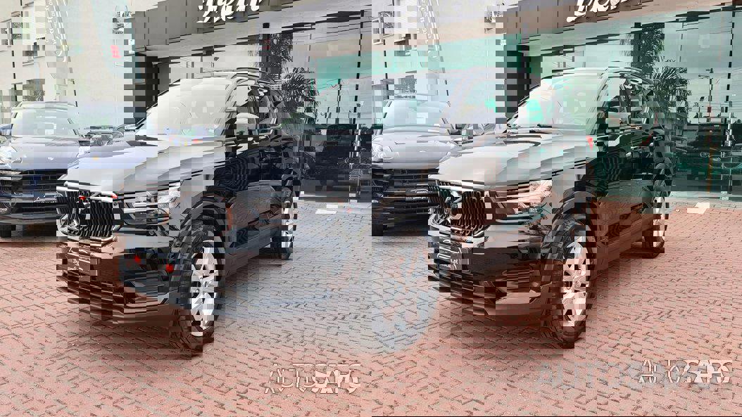 Volvo XC40 1.5 T2 Momentum Plus de 2021