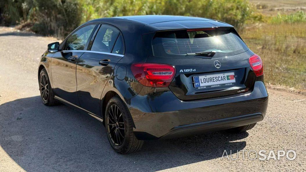Mercedes-Benz Classe A 180 CDi BlueEfficiency Style Aut. de 2017
