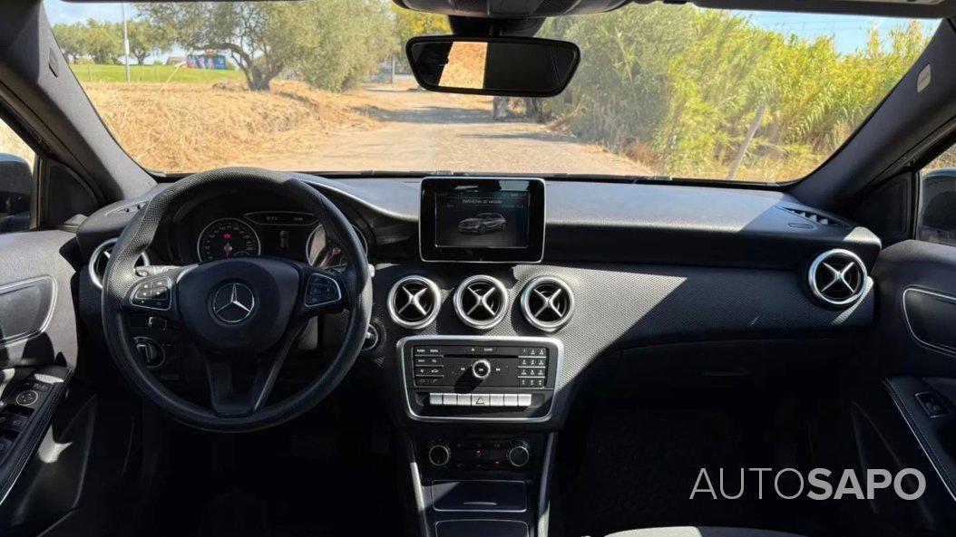 Mercedes-Benz Classe A 180 CDi BlueEfficiency Style Aut. de 2017