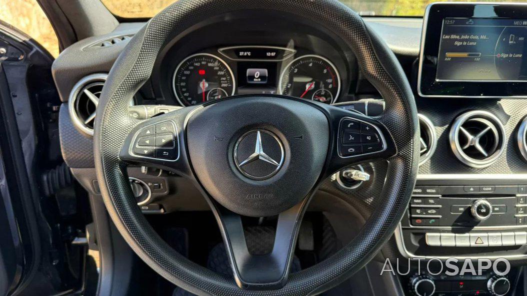 Mercedes-Benz Classe A 180 CDi BlueEfficiency Style Aut. de 2017