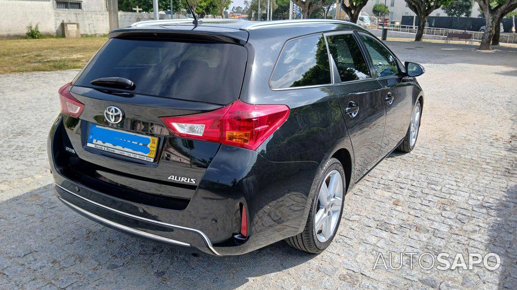 Toyota Auris 1.4 D-4D Exclusive+Skyview+Navi de 2014