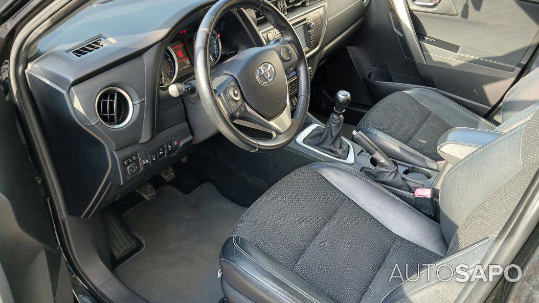 Toyota Auris 1.4 D-4D Exclusive+Skyview+Navi de 2014