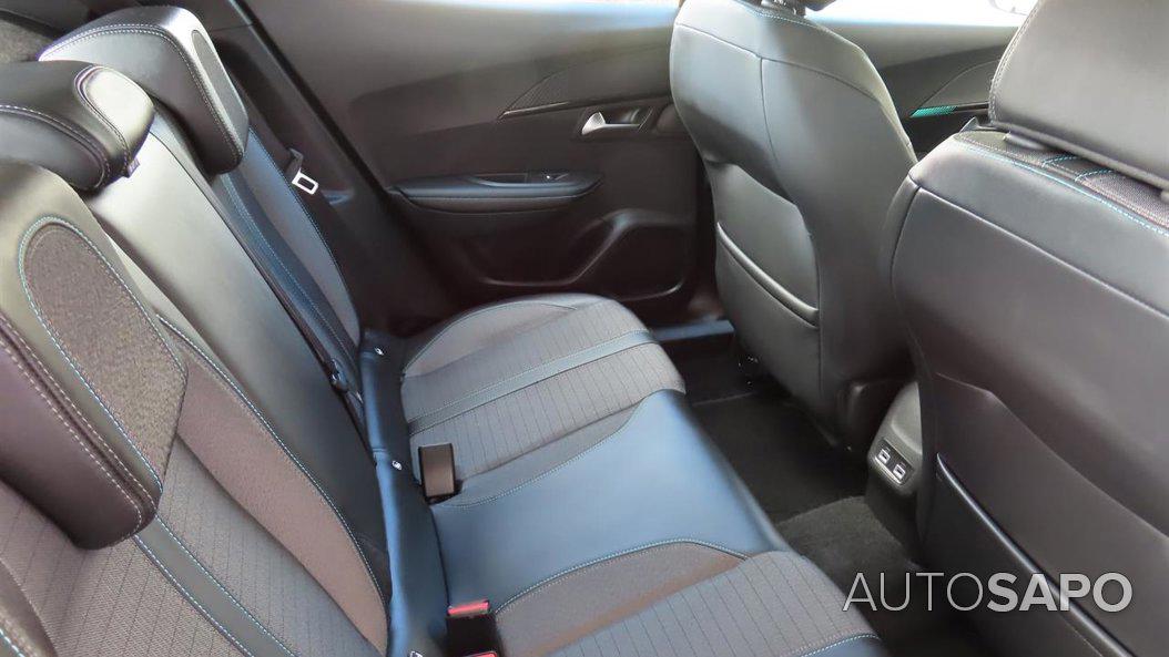 Peugeot 2008 1.2 PureTech Allure EAT8 de 2022