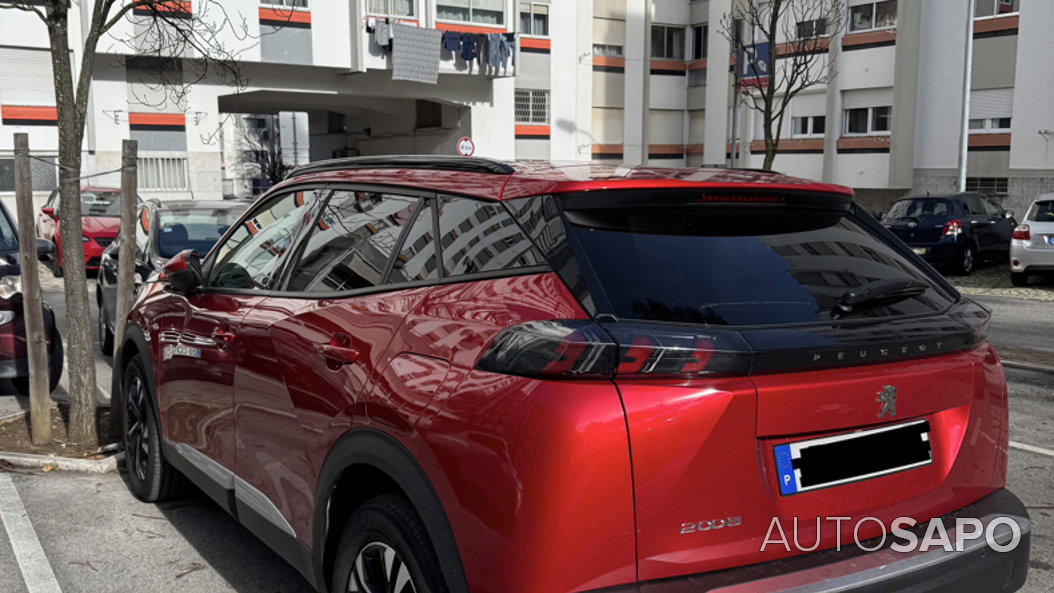 Peugeot 2008 1.2 PureTech Allure EAT8 de 2022