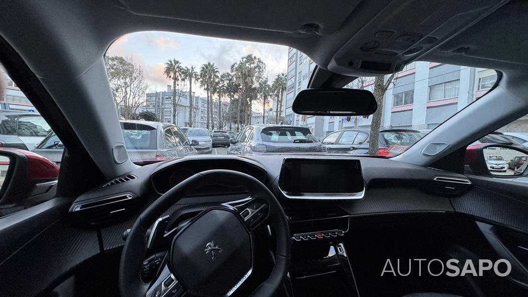 Peugeot 2008 1.2 PureTech Allure EAT8 de 2022