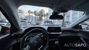 Peugeot 2008 1.2 PureTech Allure EAT8 de 2022