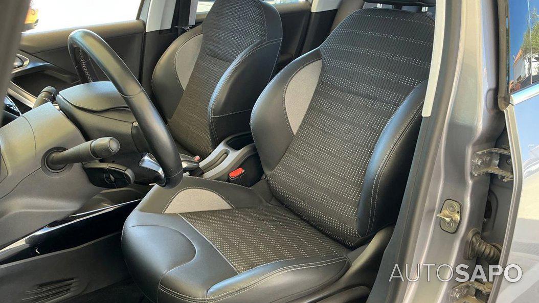 Peugeot 2008 1.2 PureTech Allure EAT6 de 2017