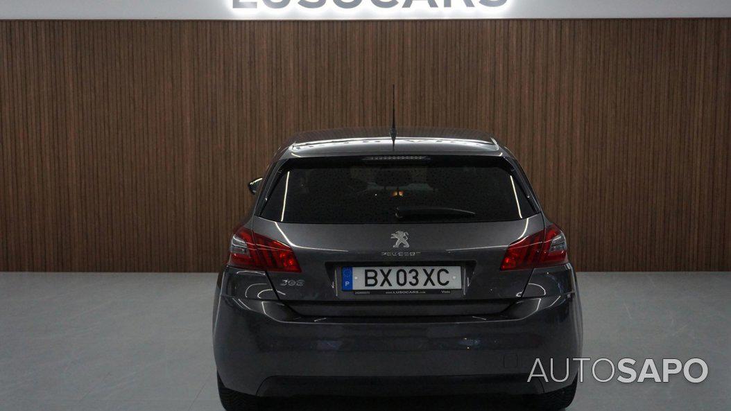 Peugeot 308 1.2 PureTech Style de 2018