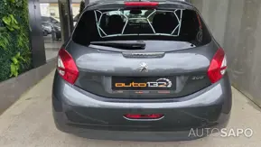 Peugeot 208 de 2012