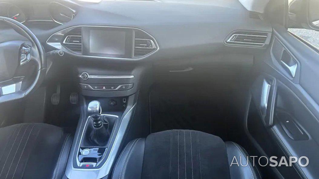 Peugeot 308 1.2 PureTech Allure de 2015