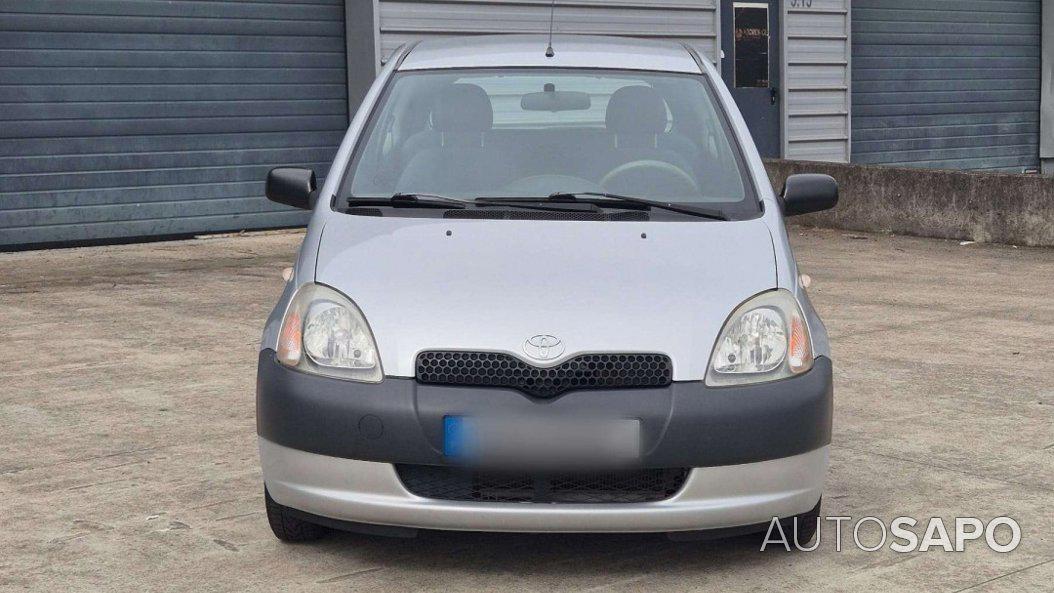 Toyota Yaris 1.0 Base C/Radio de 2002