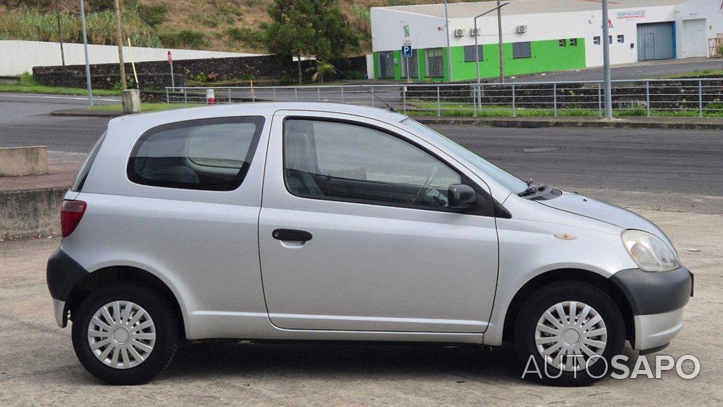 Toyota Yaris 1.0 Base C/Radio de 2002