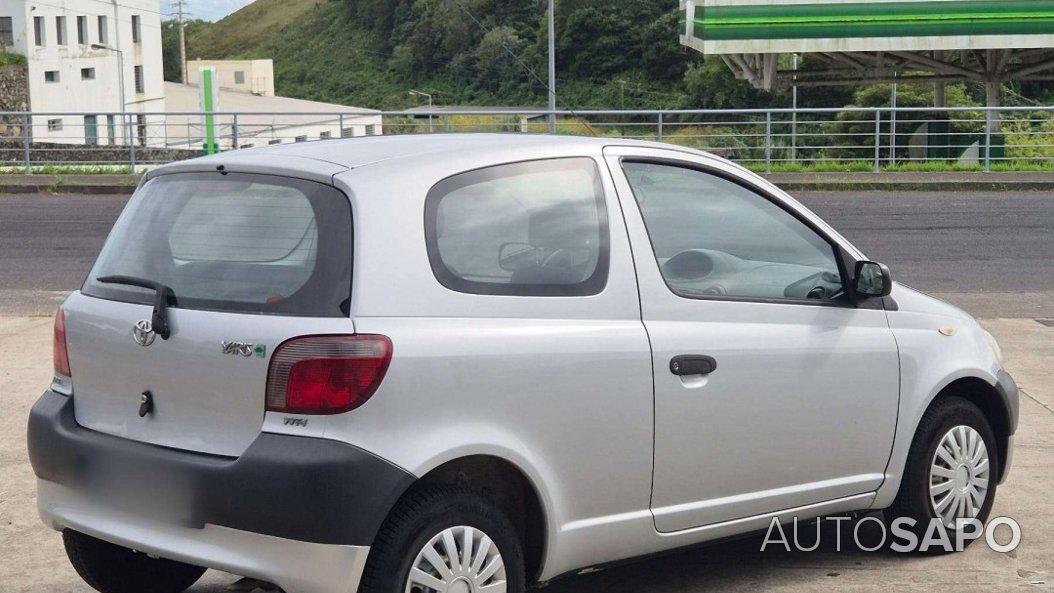 Toyota Yaris 1.0 Base C/Radio de 2002