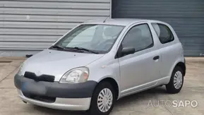 Toyota Yaris 1.0 Base C/Radio de 2002