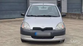 Toyota Yaris 1.0 Base C/Radio de 2002