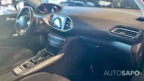 Peugeot 308 1.2 PureTech Allure Pack EAT8 de 2021