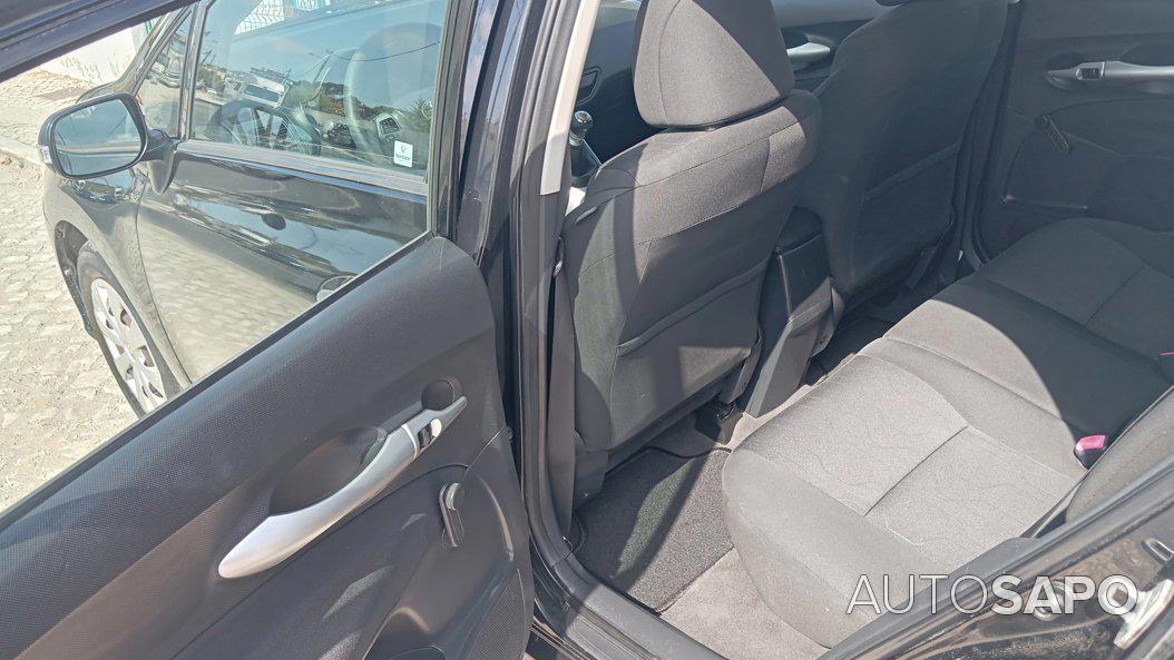 Toyota Auris 1.33 VVT-i AC de 2010