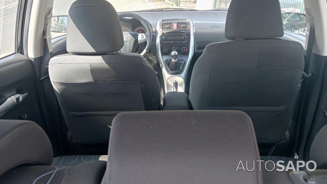 Toyota Auris 1.33 VVT-i AC de 2010