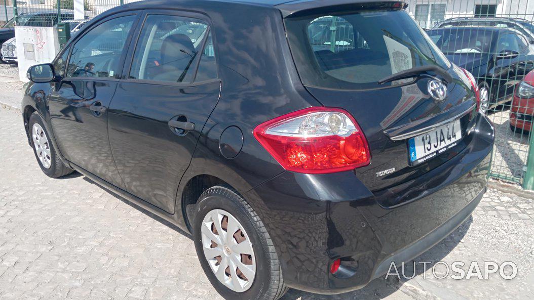 Toyota Auris 1.33 VVT-i AC de 2010