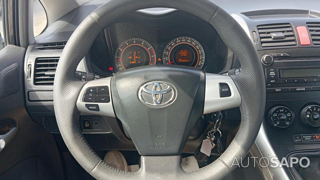 Toyota Auris 1.33 VVT-i AC de 2010