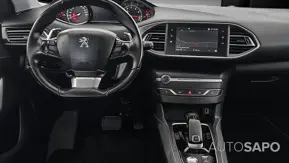 Peugeot 308 1.2 PureTech Allure EAT8 de 2019