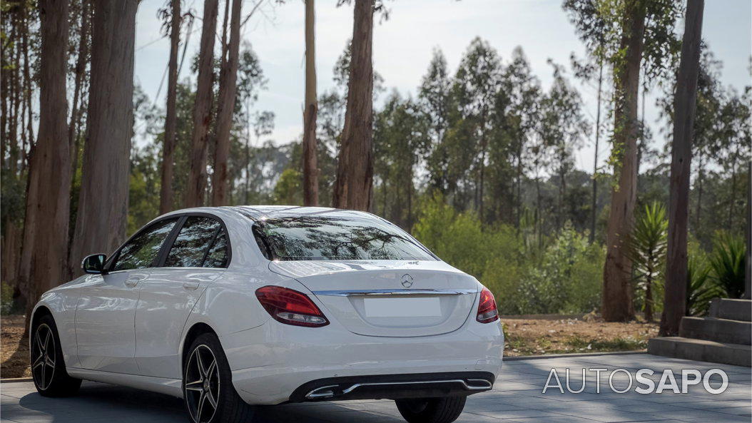 Mercedes-Benz Classe C 180 AMG Line Aut. de 2015