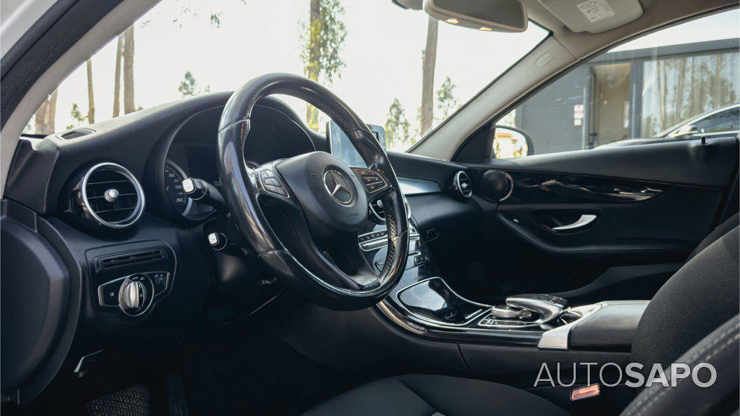 Mercedes-Benz Classe C 180 AMG Line Aut. de 2015