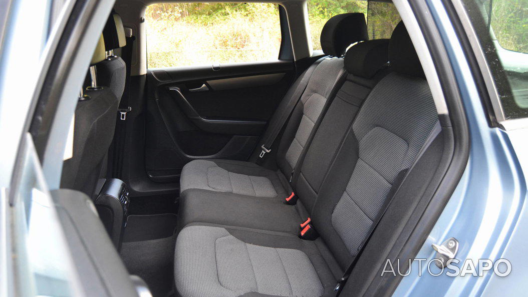 Volkswagen Passat V. 2.0 TDi Confortline BlueMotion DSG de 2012
