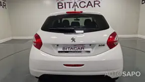 Peugeot 208 de 2015