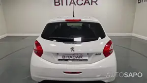 Peugeot 208 de 2015