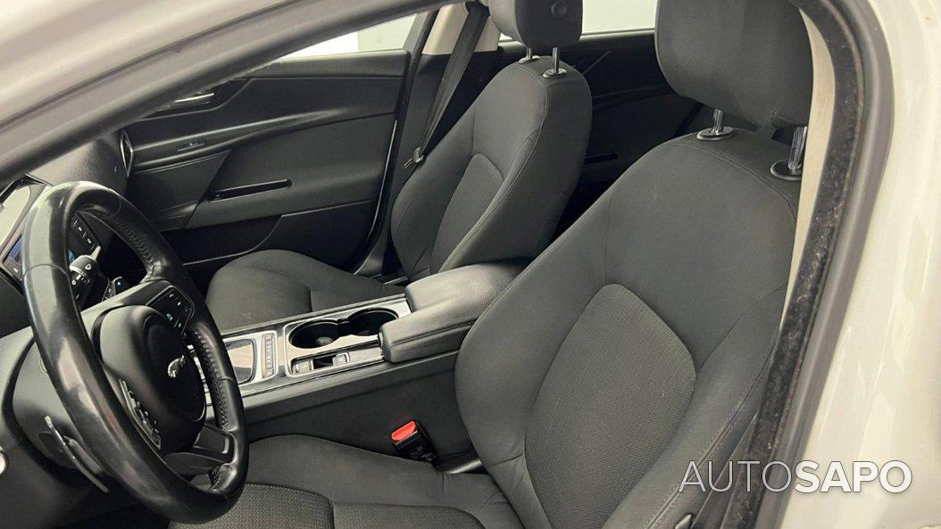 Jaguar XE 2.0 D Prestige Aut. de 2015