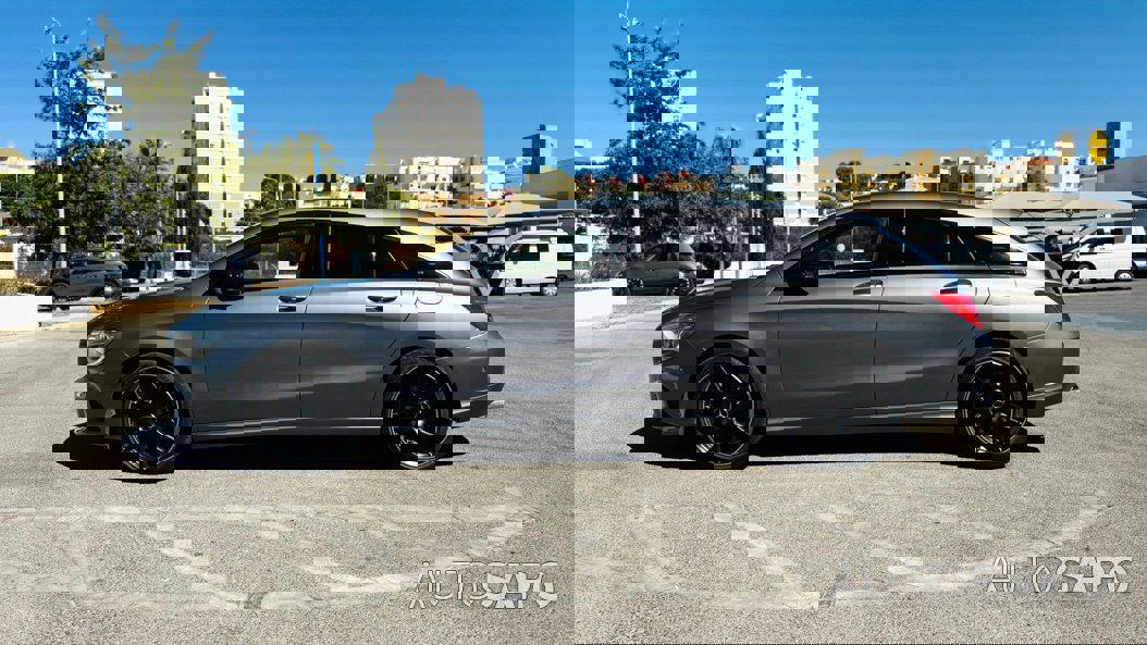 Mercedes-Benz Classe CLA 220 CDi Urban Aut. de 2015
