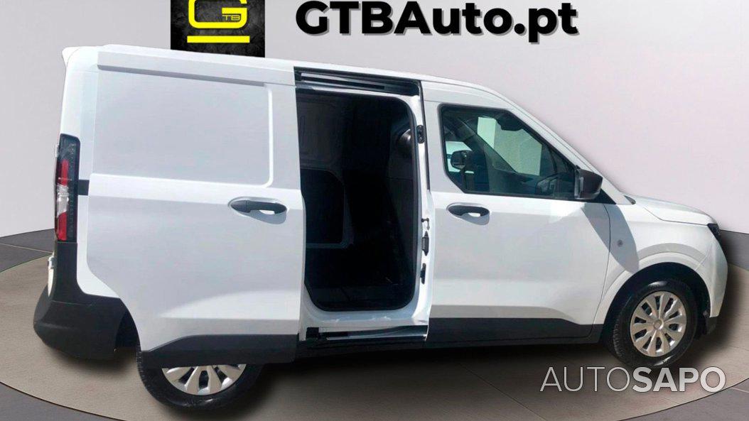 Ford Transit Courier de 2025