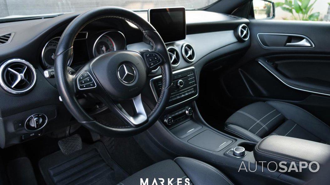 Mercedes-Benz Classe GLA 220 d Urban de 2016