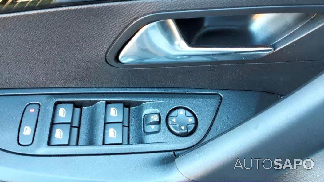 Peugeot 2008 1.2 PureTech Style de 2024