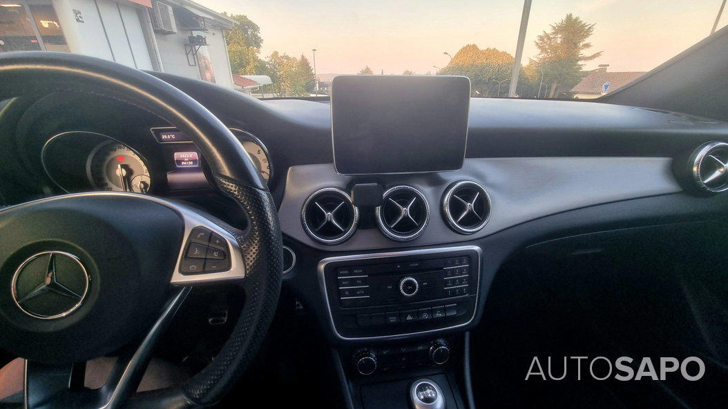 Mercedes-Benz Classe CLA 180 d AMG Line de 2016