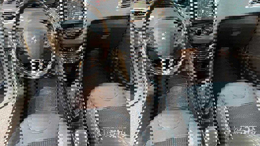 Peugeot 2008 1.6 BlueHDi Allure de 2016